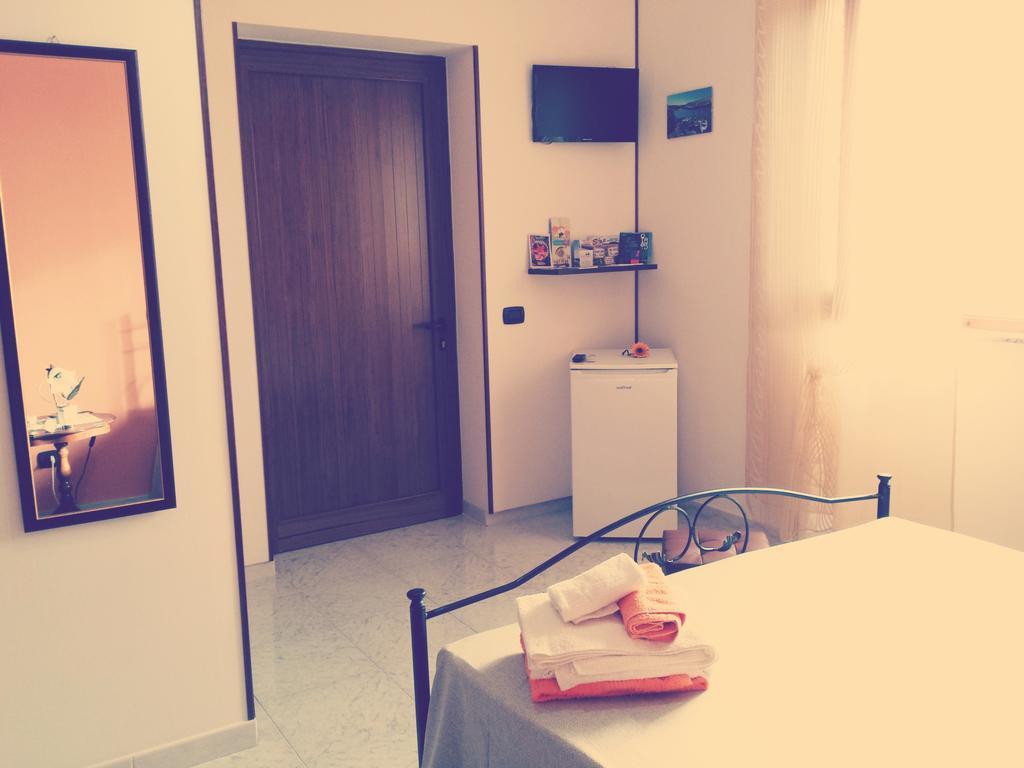 B&B L'Oasi Del Sole Uggiano La Chiesa Habitación foto