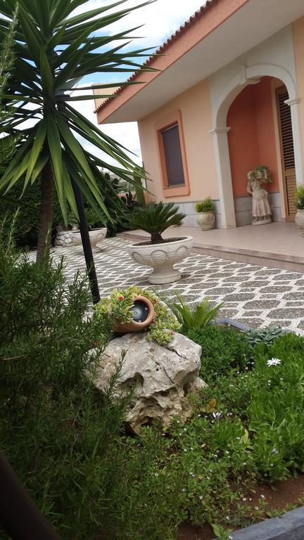 B&B L'Oasi Del Sole Uggiano La Chiesa Exterior foto